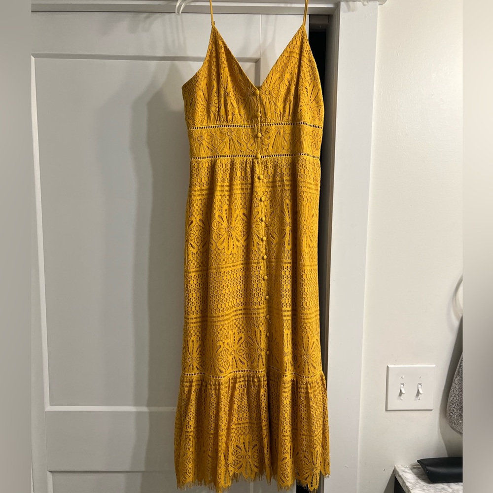 Lulu’s mustard midi dress